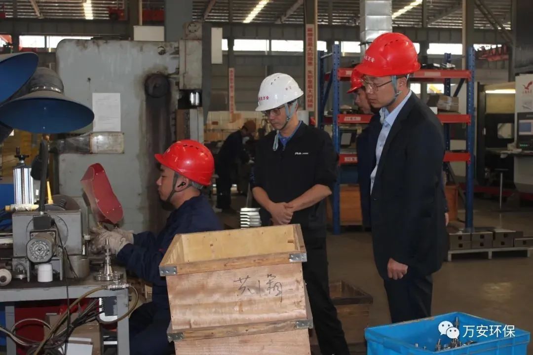 無縫氣瓶生產商,密閉取樣器,自動切水器,截油排水器 圖片